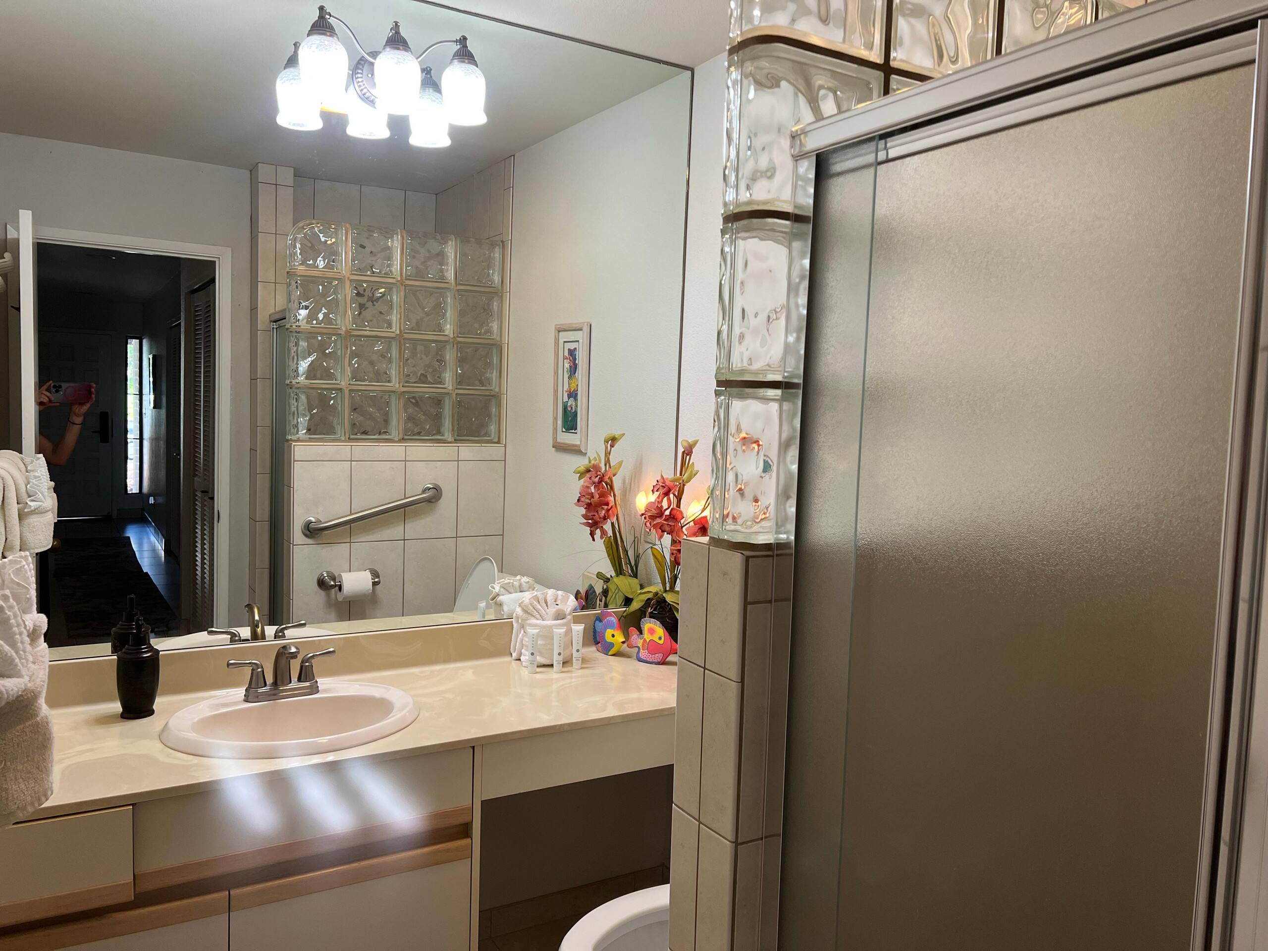 Amazing condo with pools and hotub across from the - Image 1