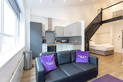 Top Airbnb: Modern and Spacious Duplex in Manchester City Cent in Cheetham Hill