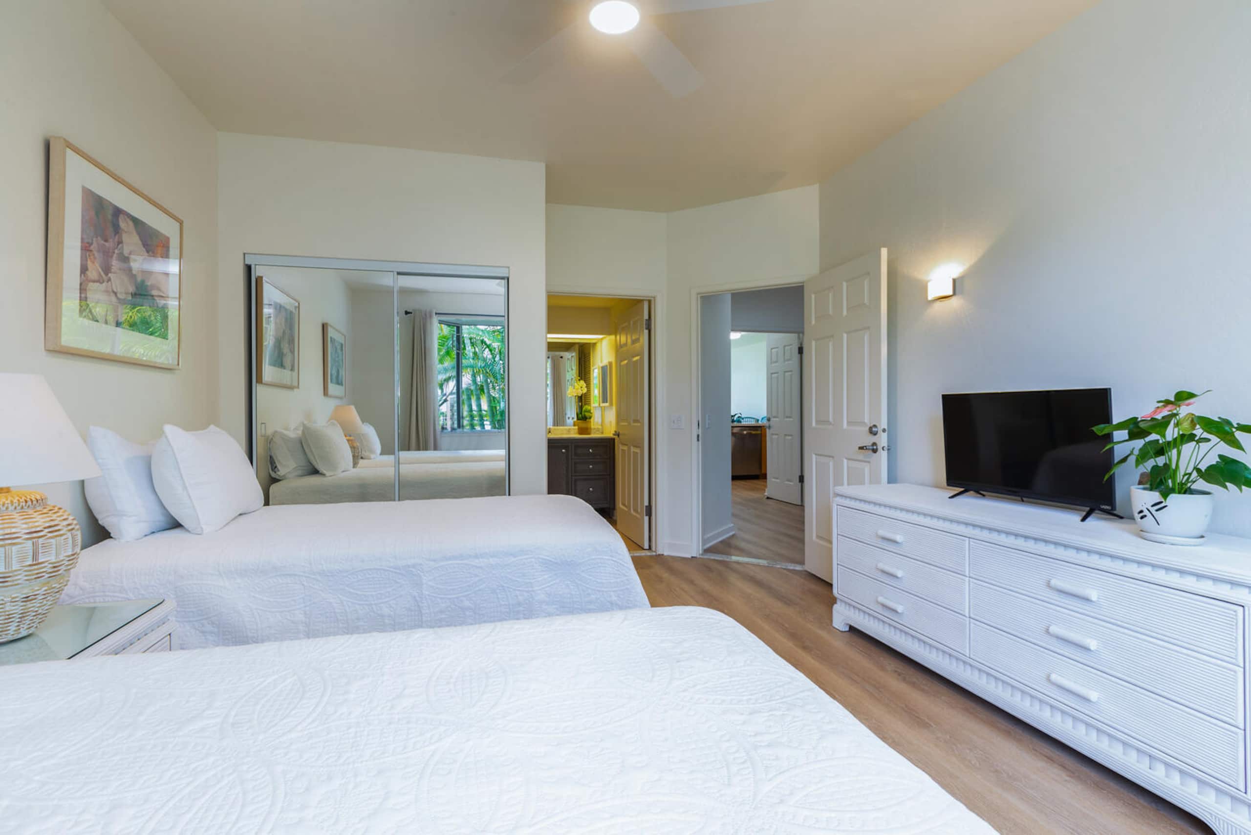 Condo in Princeville · ★4.96 · 2 bedrooms · 4 beds · 2 shared baths - Image 17