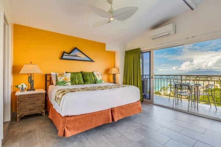 2 Bedroom Deluxe Ocean View – Waikīkī Shore PH11