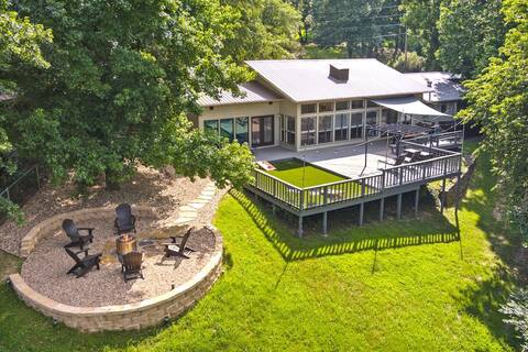 Lakehouse at Hickory Creek
