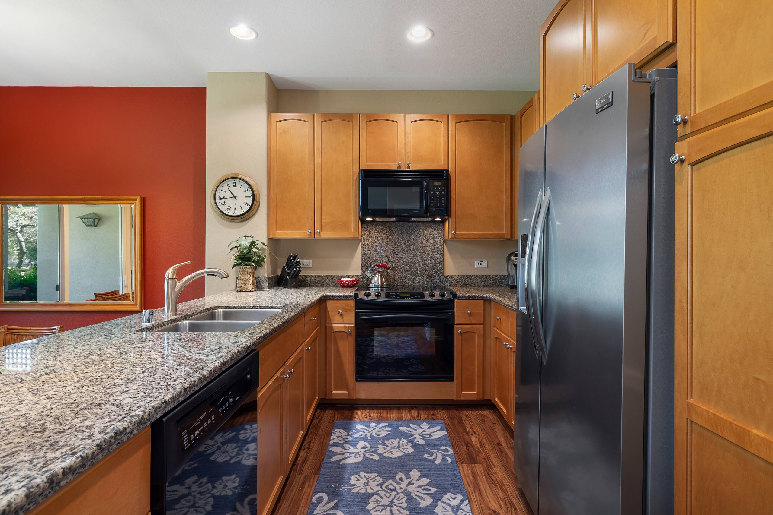 Beautiful 2 bdrm townhome at Colony Villas - Photo 5