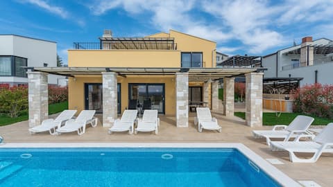 Top Airbnb: Villa andreas matelići with beautiful sea view in Materada