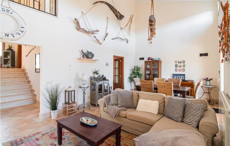 Lovely home in Mallorca with WiFi gallery image 3