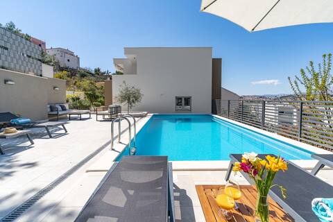 Villa Nina- private 32 sqm heated pool, 5 bedrooms