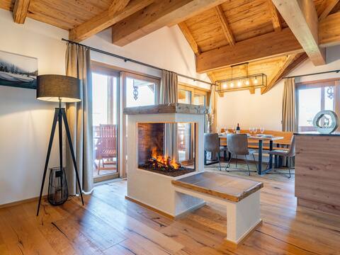 Luxuriously furnished penthouse