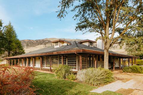 Ranch Luxury near Pinnacles with Private Pool