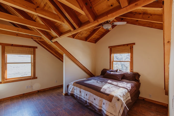 King bedroom upstairs