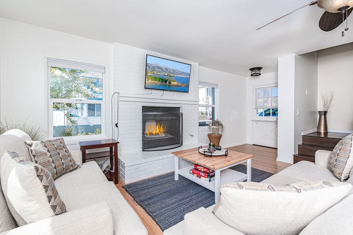 Sunny Interior | Large Roof-top Deck - Crescent Bay Beach, CA