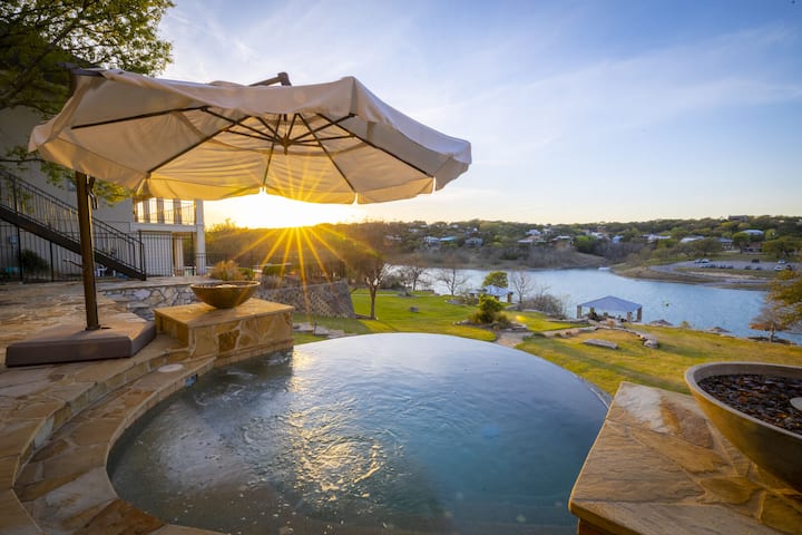 Stonecrest Shores: Lakefront + Small Infinity Pool - Canyon Lake, TX