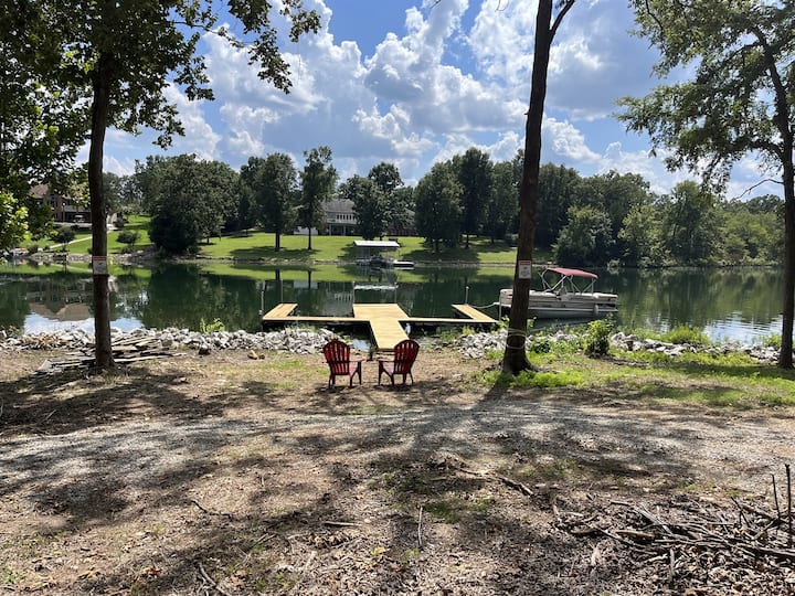 Crown Lake Retreat, Beautiful Lakefront Home Houses for Rent in