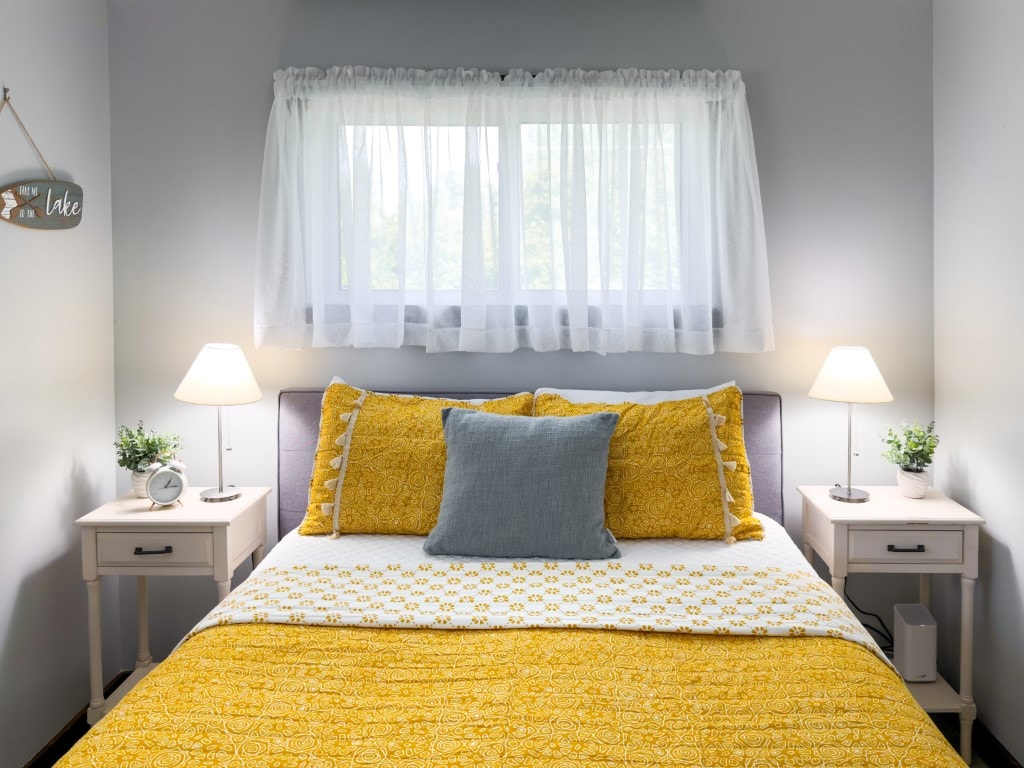 ห้องนอนที่สูดอากาศบริสุทธิ์เน้นความเงียบ