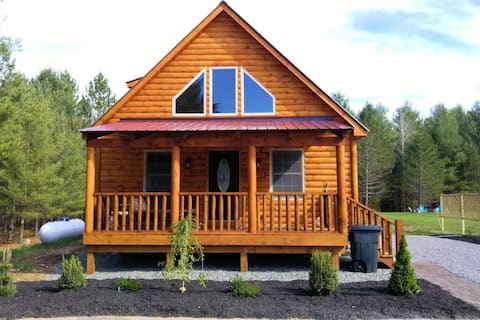 The Dakota, Dog Friendly Cabin on Lake Algonquin