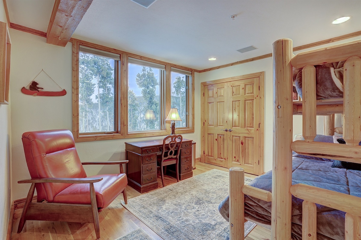 Bedroom #5 Bunk Room