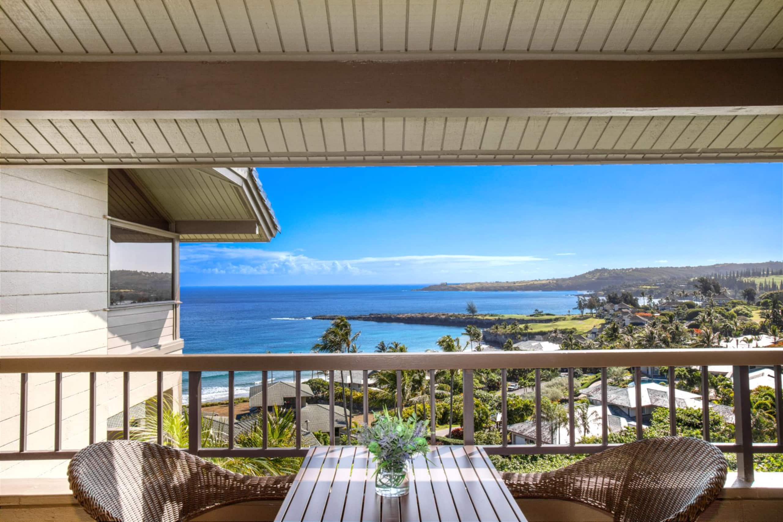 Condo in Lahaina · ★4.8 · 1 bedroom · 2 beds · 2 baths - Image 3