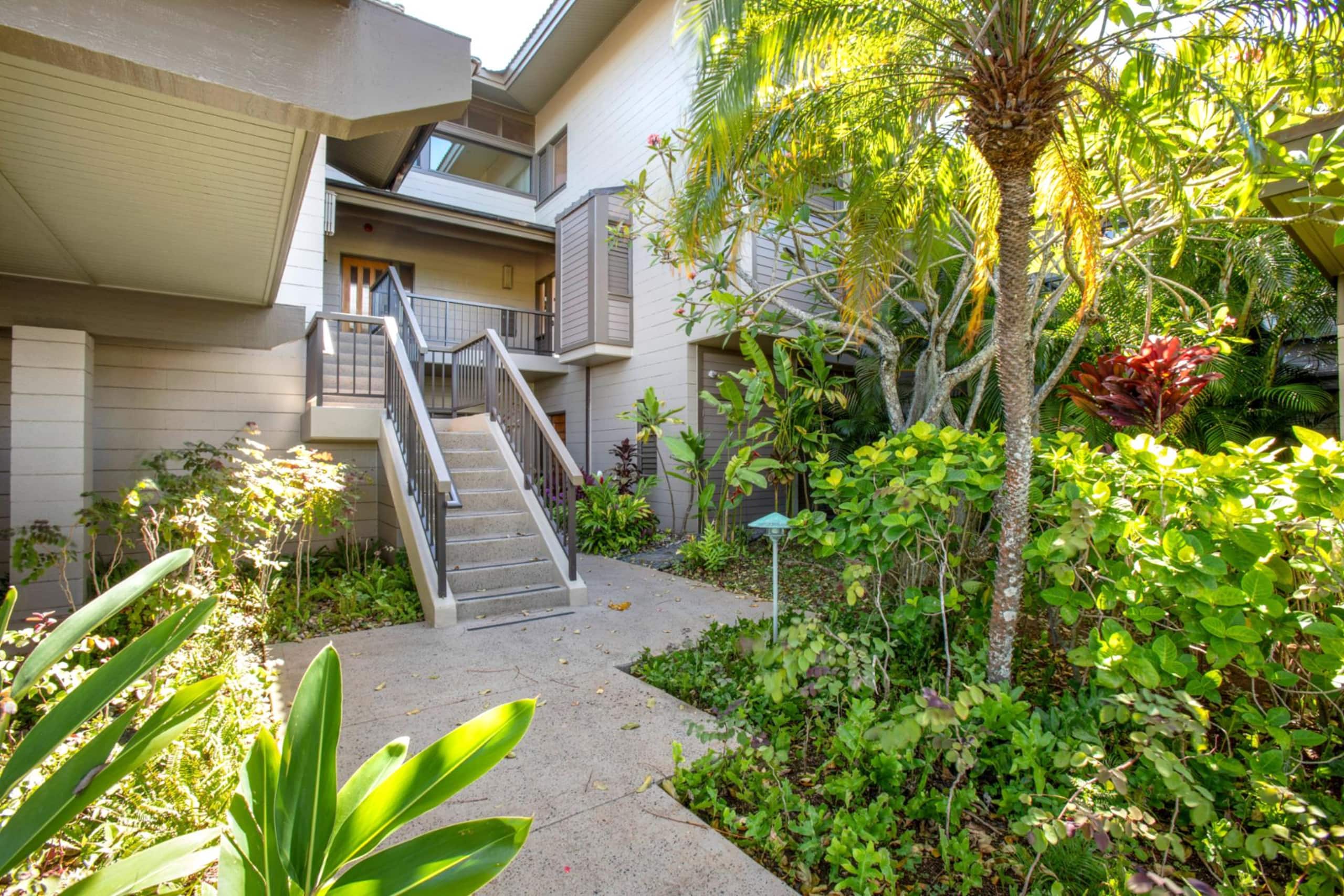 Condo in Lahaina · ★4.8 · 1 bedroom · 2 beds · 2 baths - Image 37