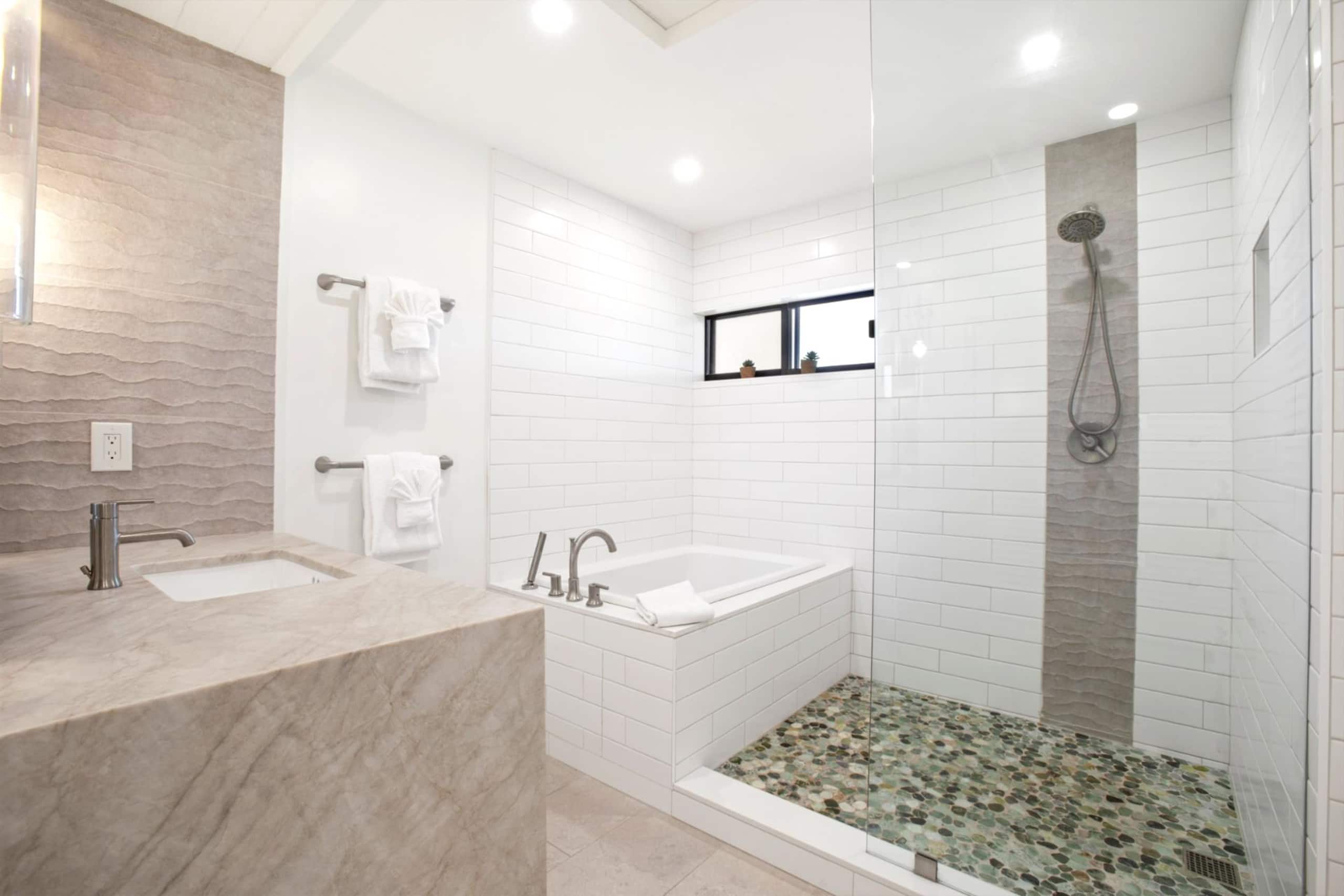 Condo in Lahaina · ★4.8 · 1 bedroom · 2 beds · 2 baths - Image 29