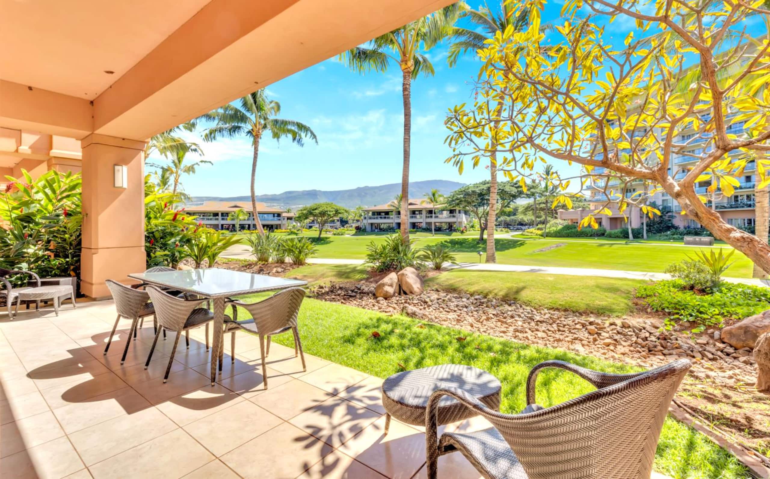 Condo in Lahaina · ★4.5 · 2 bedrooms · 4 beds · 2 baths - Image 1