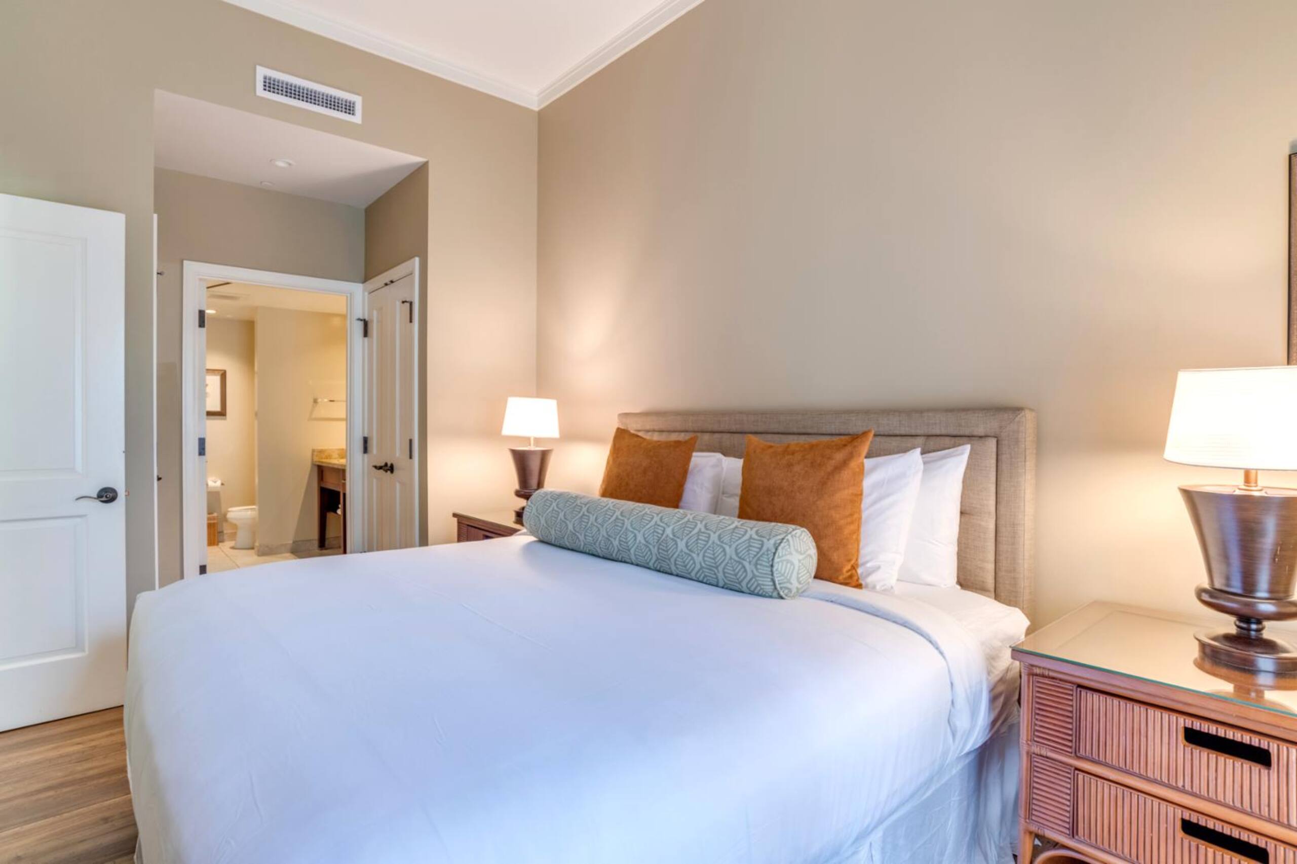 Condo in Lahaina · ★4.5 · 2 bedrooms · 4 beds · 2 baths - Image 24