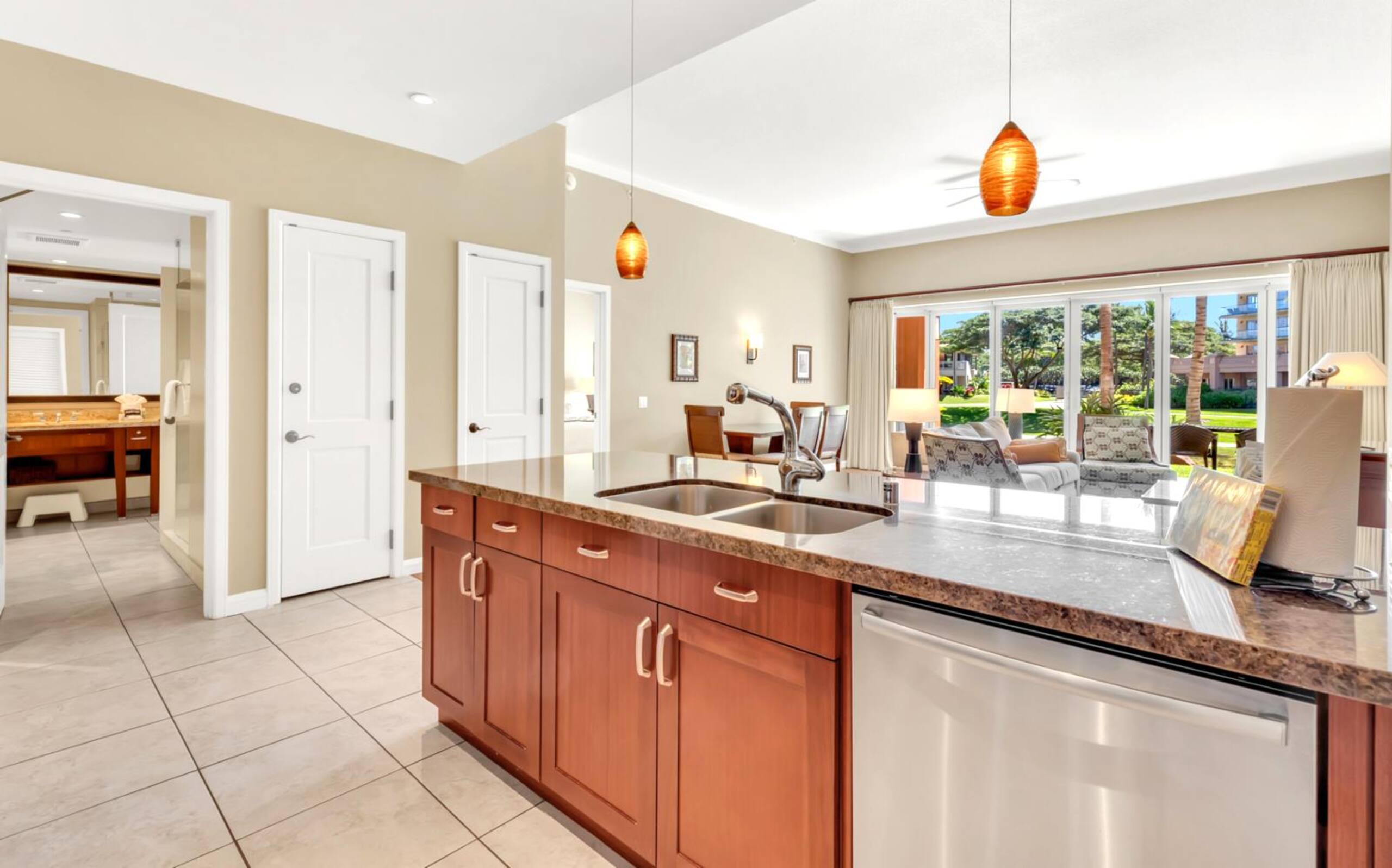 Condo in Lahaina · ★4.5 · 2 bedrooms · 4 beds · 2 baths - Image 19