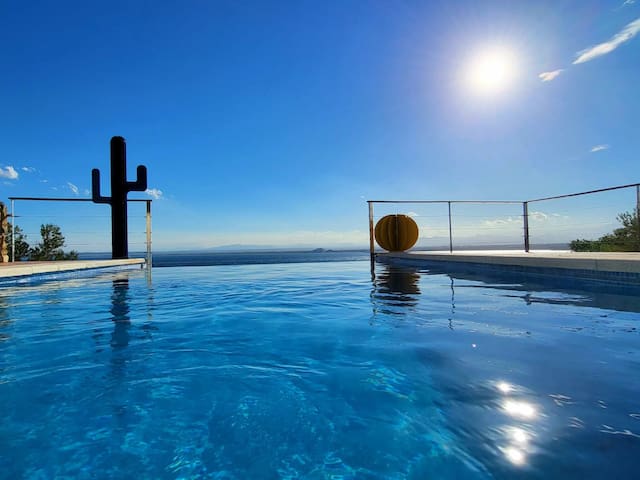 Villa Alco in Roses with beautiful sea views Av-68