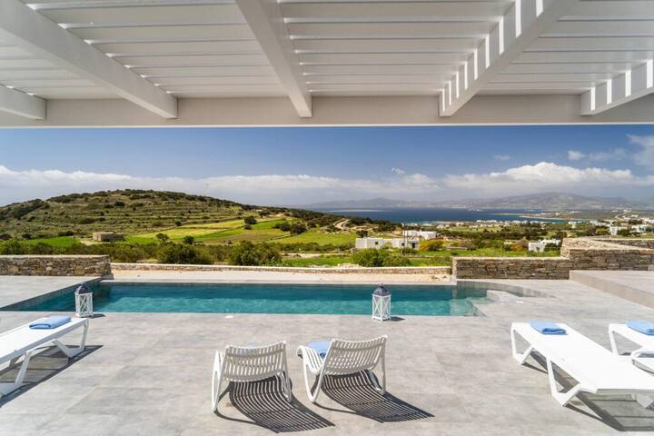 La Vitalite Luxury Villa in Paros gallery image 3