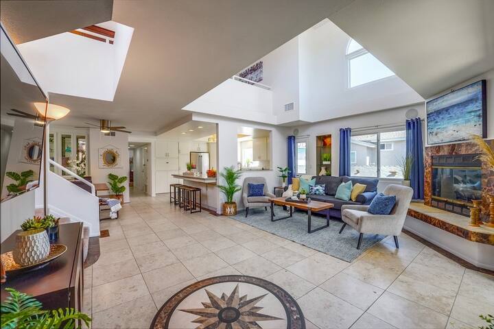 5 Outdoor Spaces * 3,000sf Interior * Water Views gallery image 4