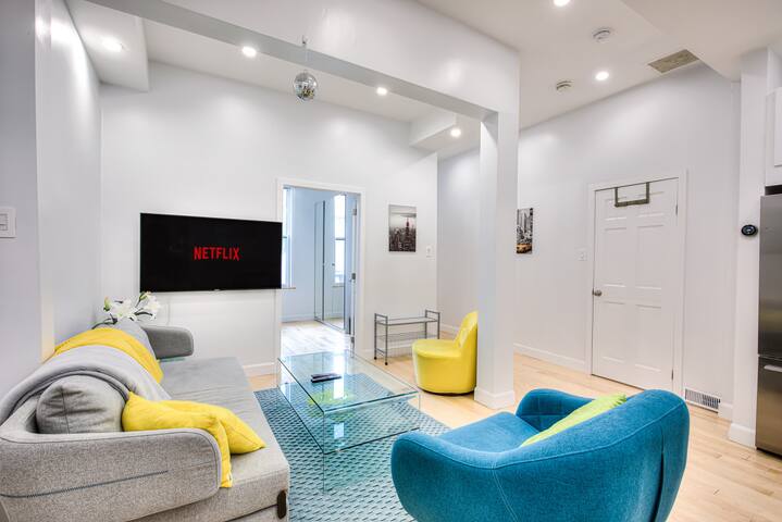 Amazing Apartment In The Heart Of The Plateau gallery image 2