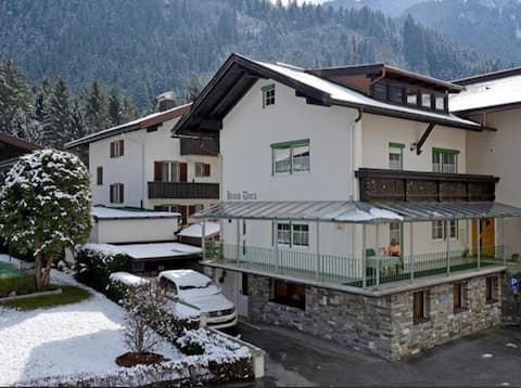 Top performing Airbnb: Apartment for 4 guests with 48m² in Mayrhofen (166295) in Mayrhofen