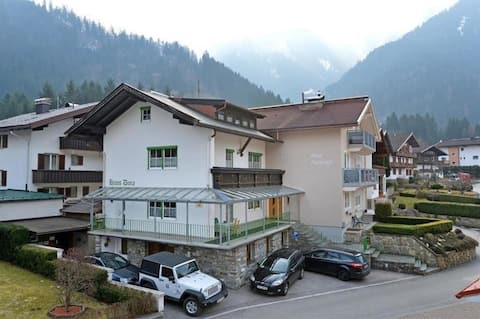 Erfolgreiche Airbnb-Immobilie: Apartment for 5 guests with 48m² in Mayrhofen (166323) in Mayrhofen