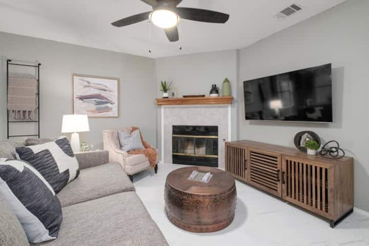 `Boni And Blithe` - Pet-friendly! Centrally Located! Fenced In Yard! - Austin, TX
