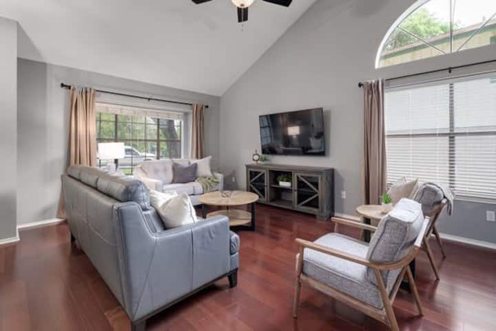 `Boni And Blithe` - Pet-friendly! Centrally Located! Fenced In Yard! - Cedar Park, TX