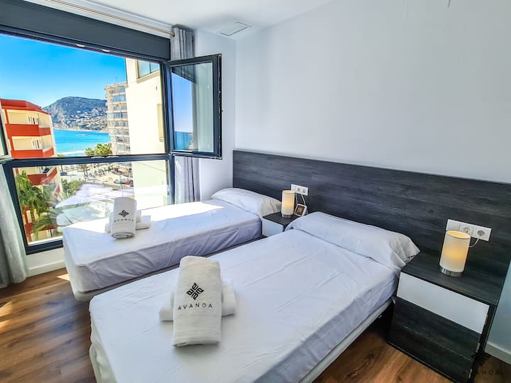 غرفة نوم بإطلالات على البحر وبينيون دي إيفاش