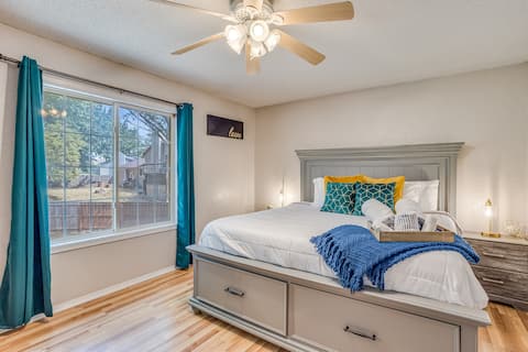 Spacious Family Getaway W/Arcade Games & Firepit