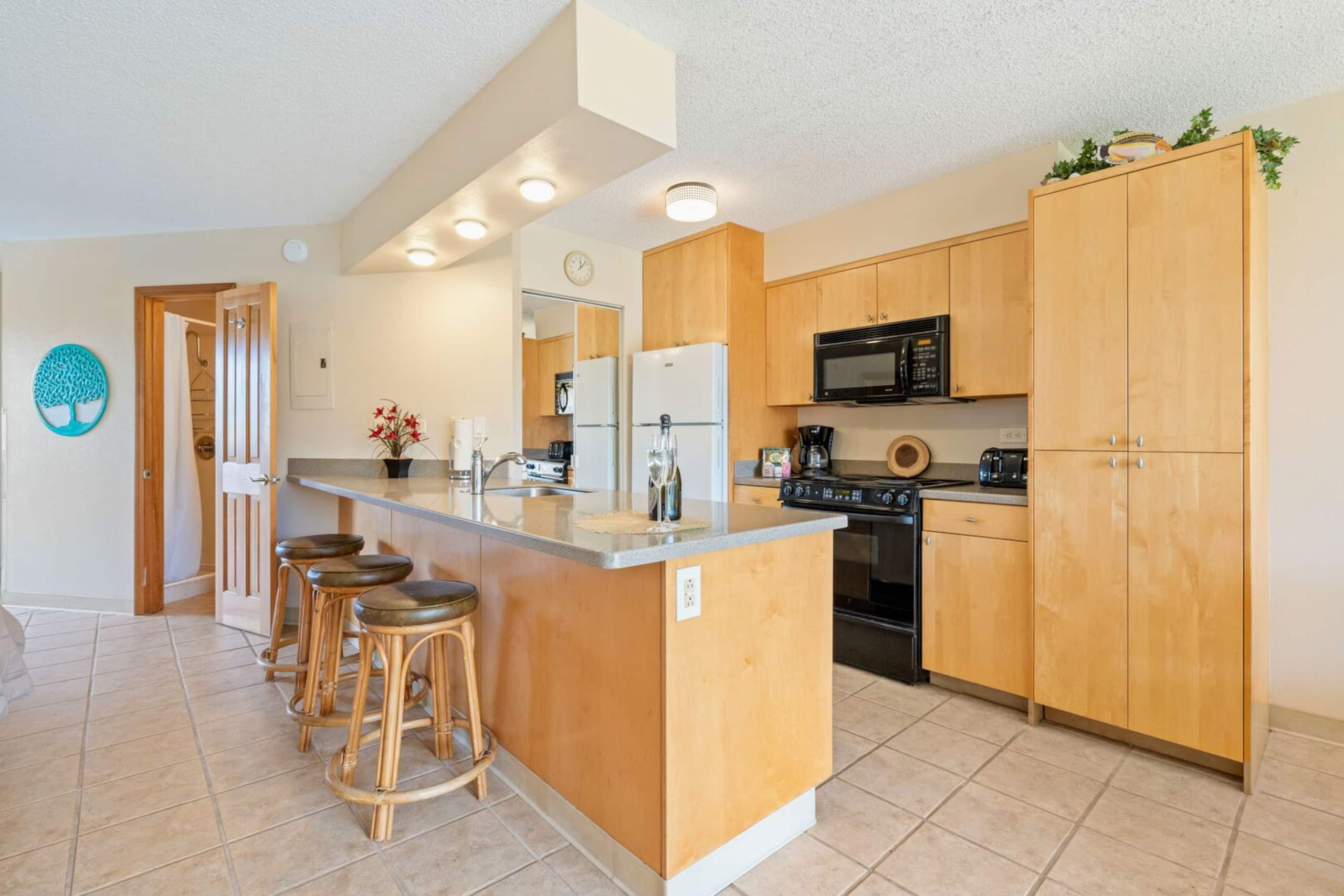 Condo in Kihei · ★4.64 · 1 bedroom · 3 beds · 2 baths - Image 4