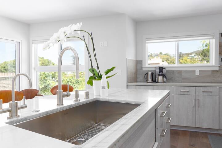 Luxury Home in the Heart of La Jolla gallery image 5