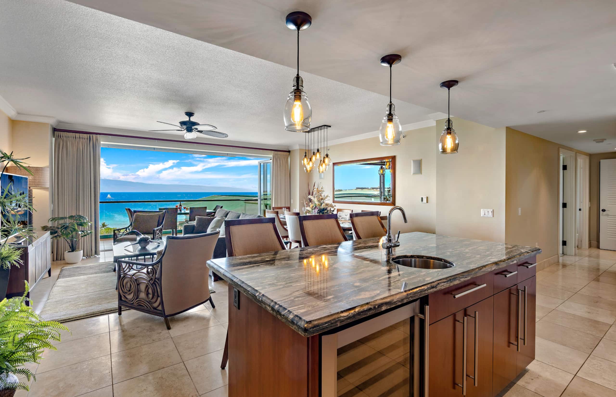 Condo in Lahaina · ★4.89 · 3 bedrooms · 4 beds · 3 baths - Image 4