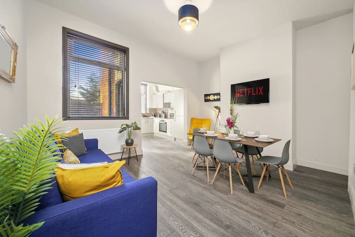 Desert Orchid Cottage by Stone Pit Apartments