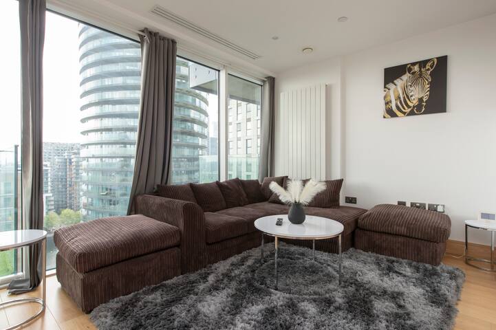 Luxury apartment – city of London – Sleeps 4 gallery image 2