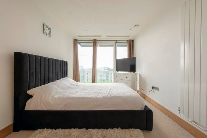 Luxury apartment – city of London – Sleeps 4 gallery image 4