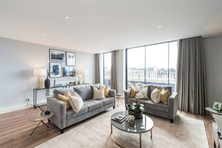 Luxurious 4BD Duplex Apartment in Earls Court with
