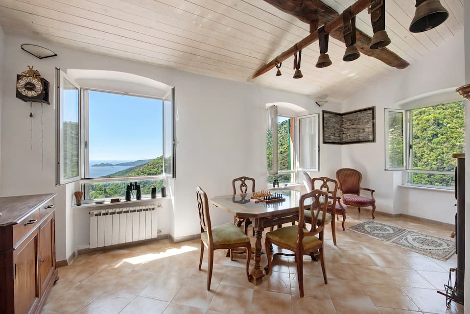 Cottage rustico con vista mare — photo 1