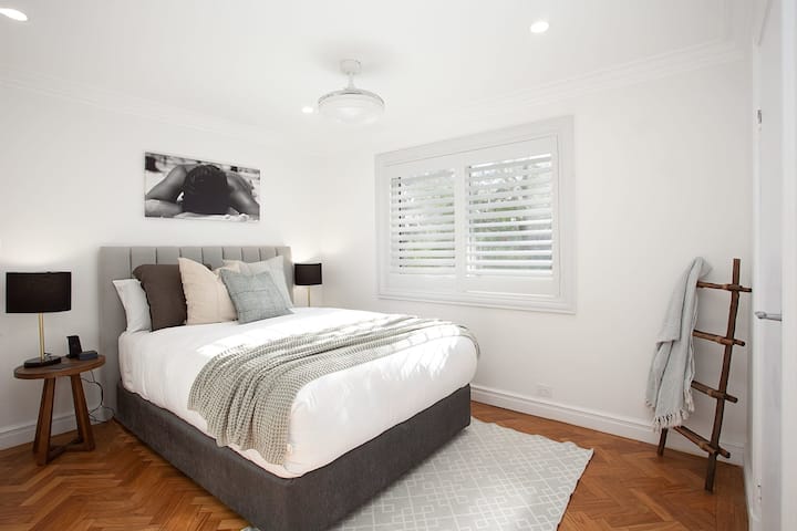 Დაიძინეთ სტილში: სადაც თანამედროვე დიზაინი აკმაყოფილებს მაქსიმალურ კომფორტს.