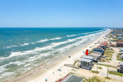 Seaside Luxury Right on the Beach!