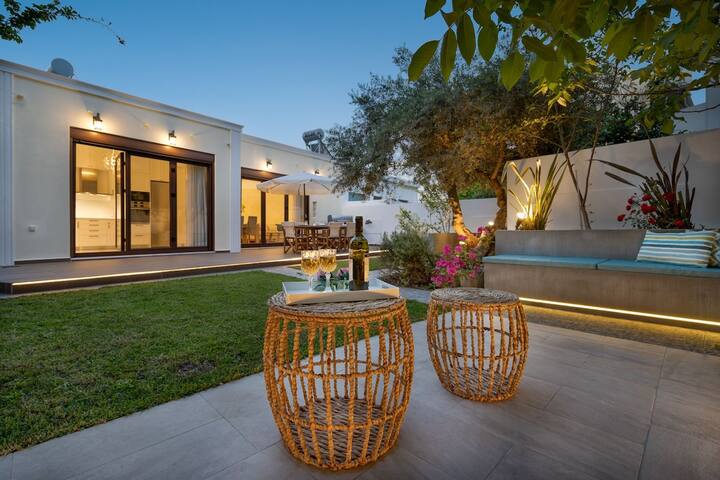 Chania Boutique Villa – steps from the beach gallery image 2