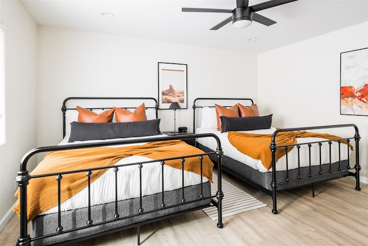 ห้องนอนที่ 4 - เตียงควีนไซส์ 2 หลัง