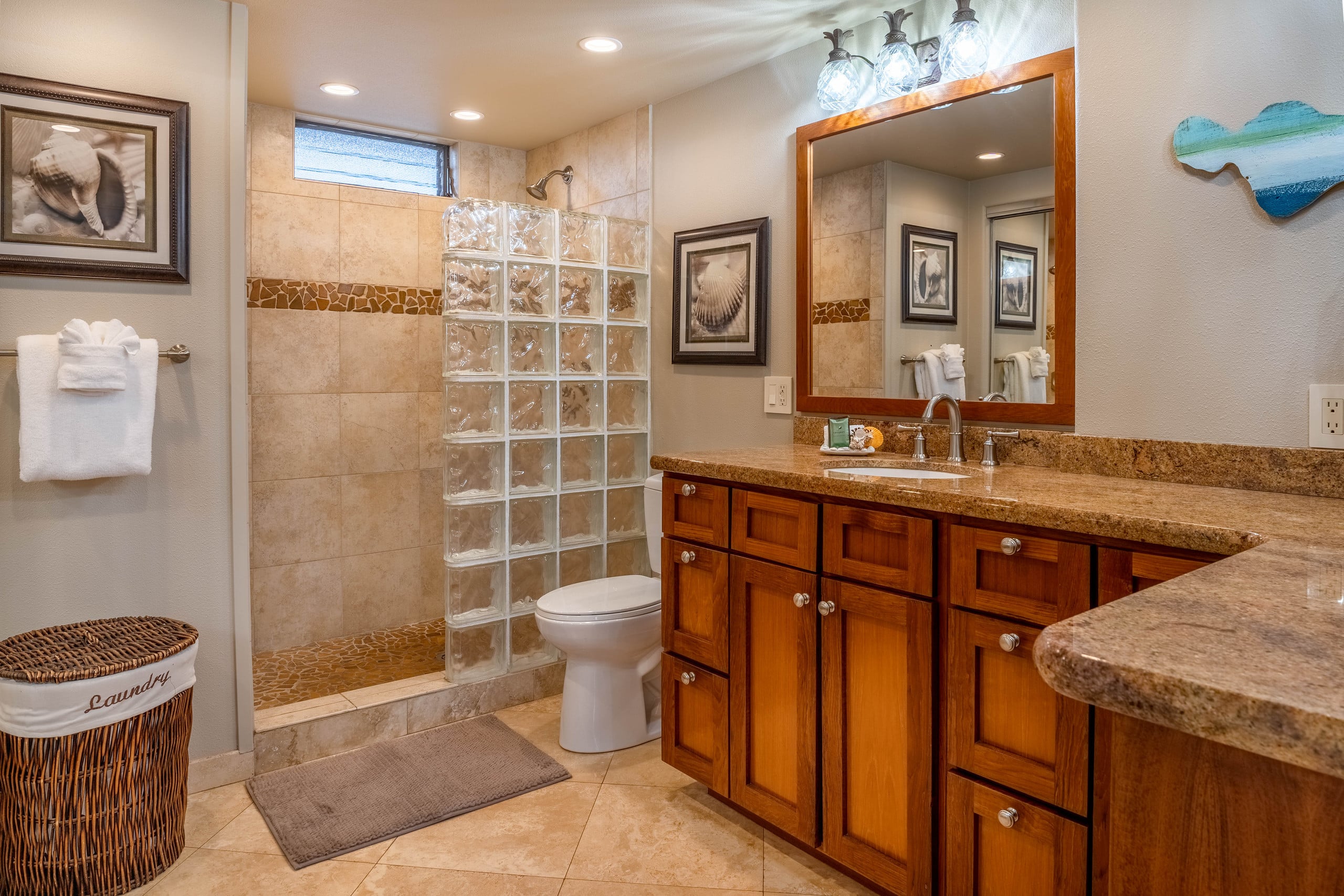 Condo in Kihei · ★4.89 · 1 bedroom · 2 beds · 2 baths - Image 15