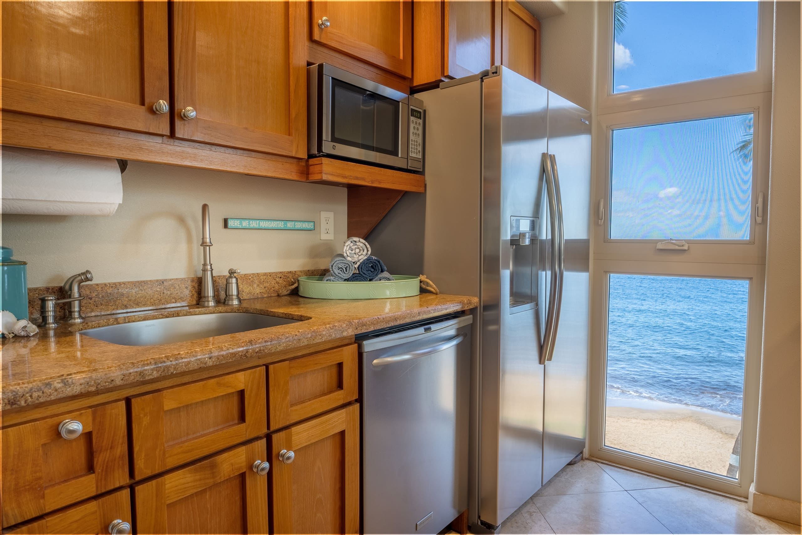 Condo in Kihei · ★4.89 · 1 bedroom · 2 beds · 2 baths - Image 13