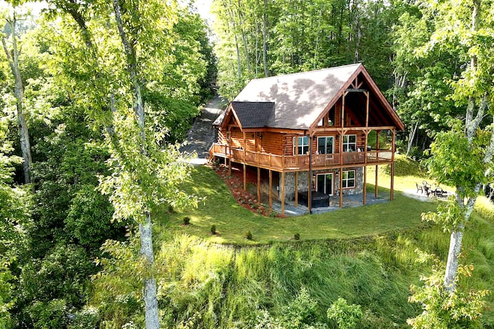 South O' Heaven Mountain Top Luxury Cabin - Bryson City, NC