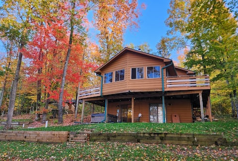 Dual Cabins-Hot Tub, 3 Kings, 2 Kitchens